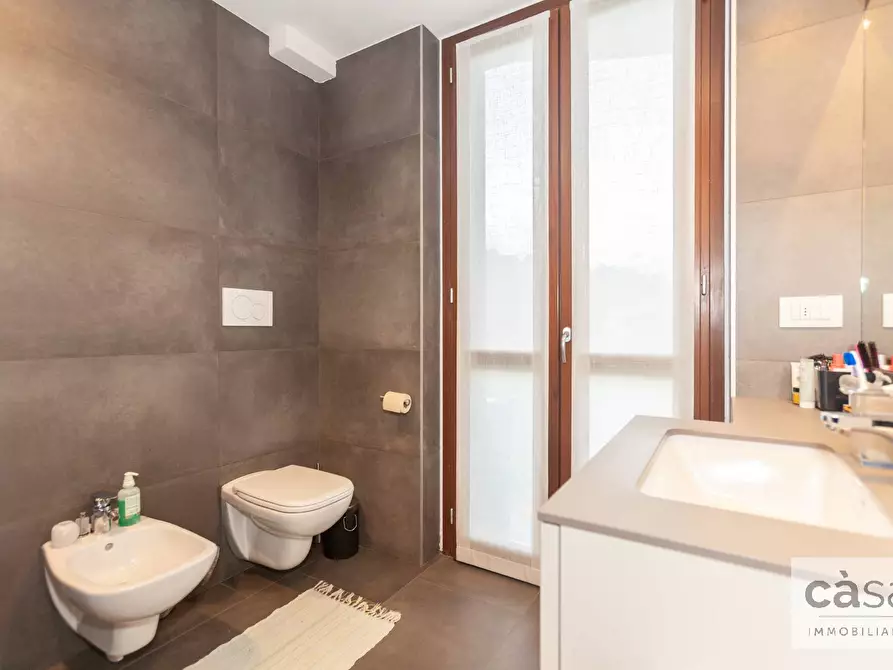 Immagine 13 di Appartamento in vendita  in Via Garibarldi a Venegono Superiore