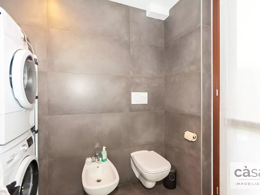 Immagine 15 di Appartamento in vendita  in Via Garibarldi a Venegono Superiore