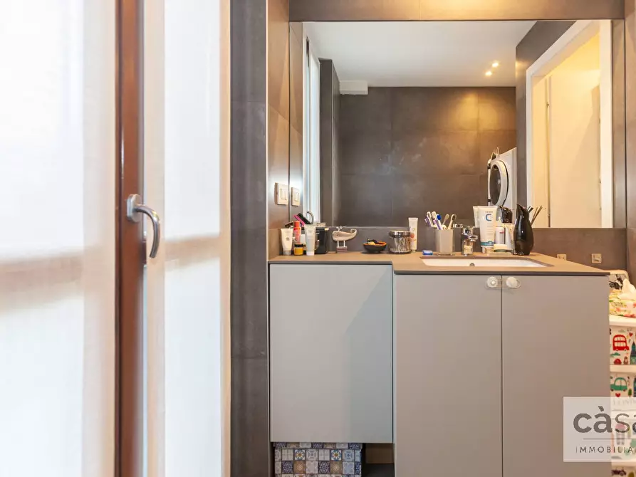 Immagine 14 di Appartamento in vendita  in Via Garibarldi a Venegono Superiore