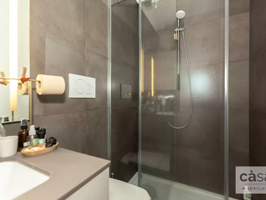 Immagine 30 di Appartamento in vendita  in Via Garibarldi a Venegono Superiore