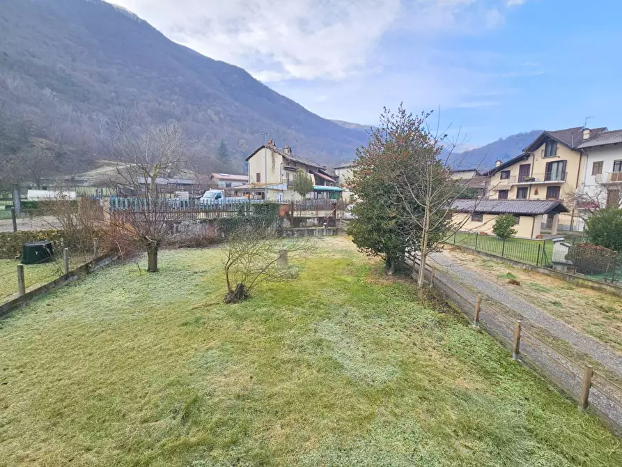 Immagine 25 di Villa in vendita  in Via Roma a Vaie