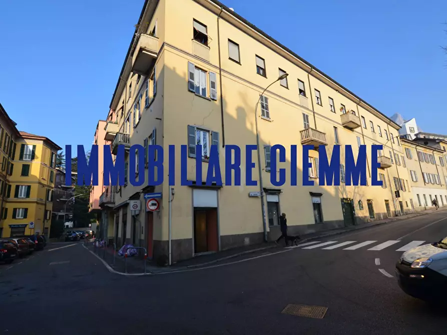 Immagine 20 di Locale commerciale in vendita  in VIA P. NAVA a Lecco