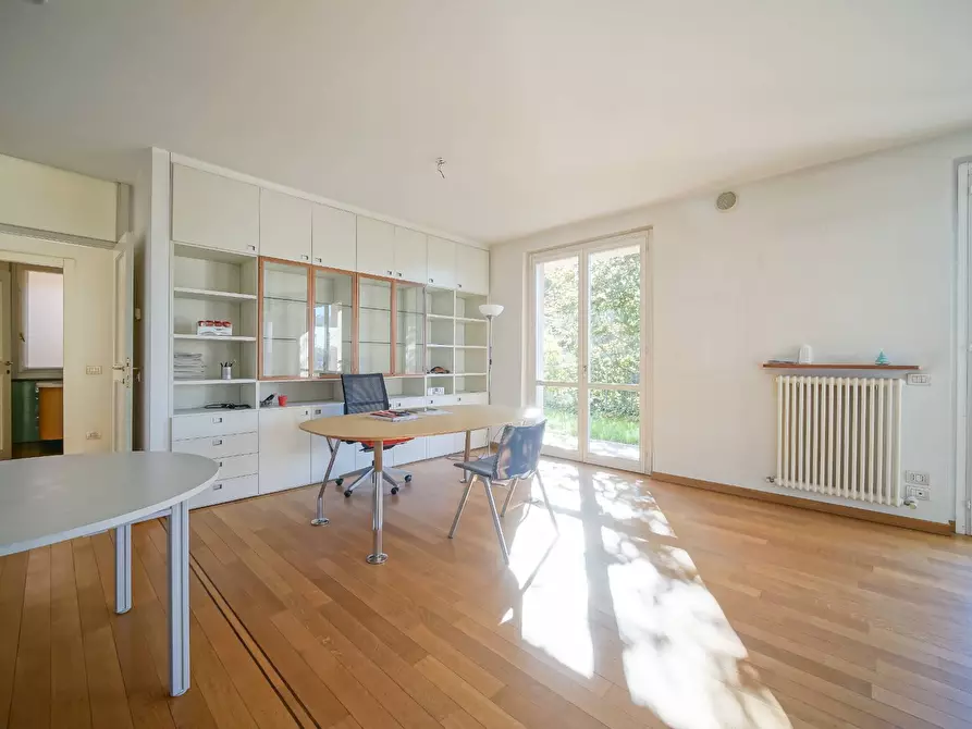 Immagine 26 di Villa in vendita  in VIA AI POGGI a Lecco