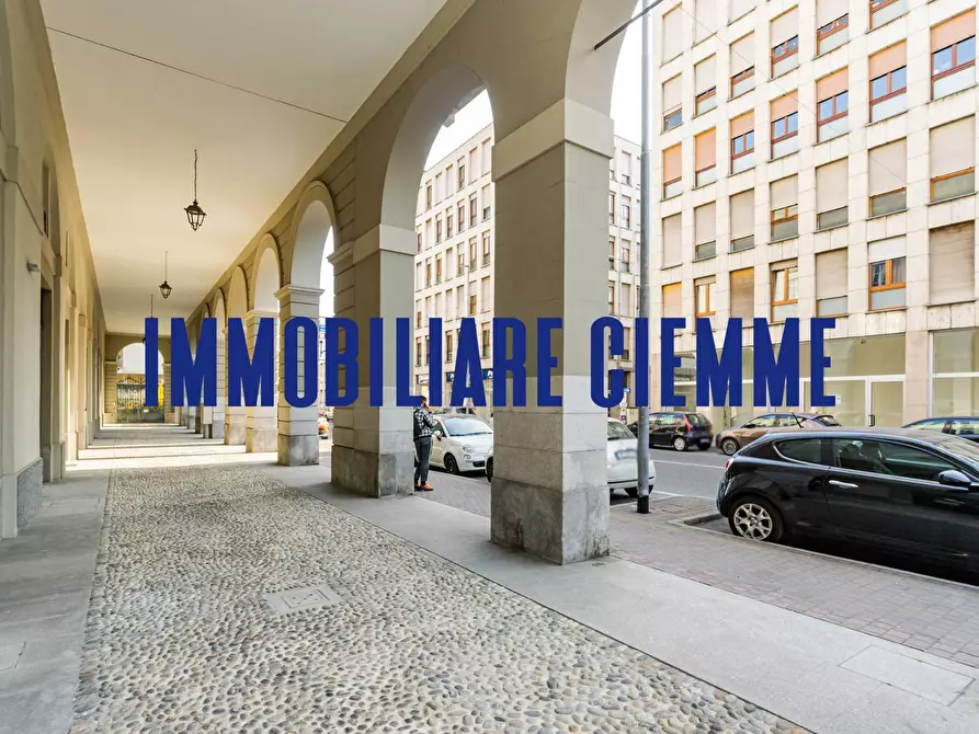 Immagine 6 di Ufficio in vendita  in CORSO MARTIRI DELLA LIBERAZIONE a Lecco