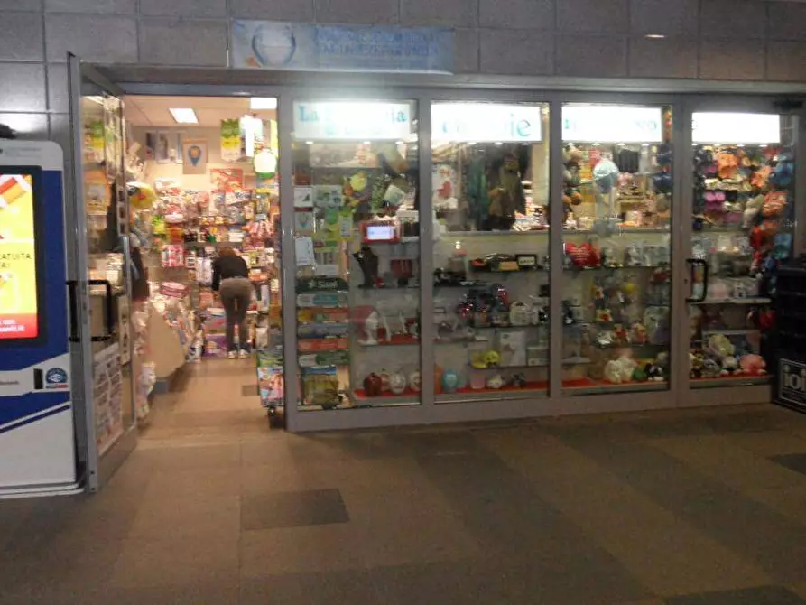 Immagine 9 di Attività commerciale in vendita  in VIA EREMO a Lecco