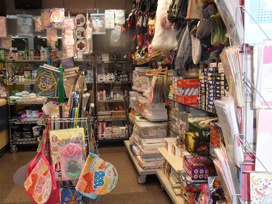 Immagine 6 di Attività commerciale in vendita  in VIA EREMO a Lecco