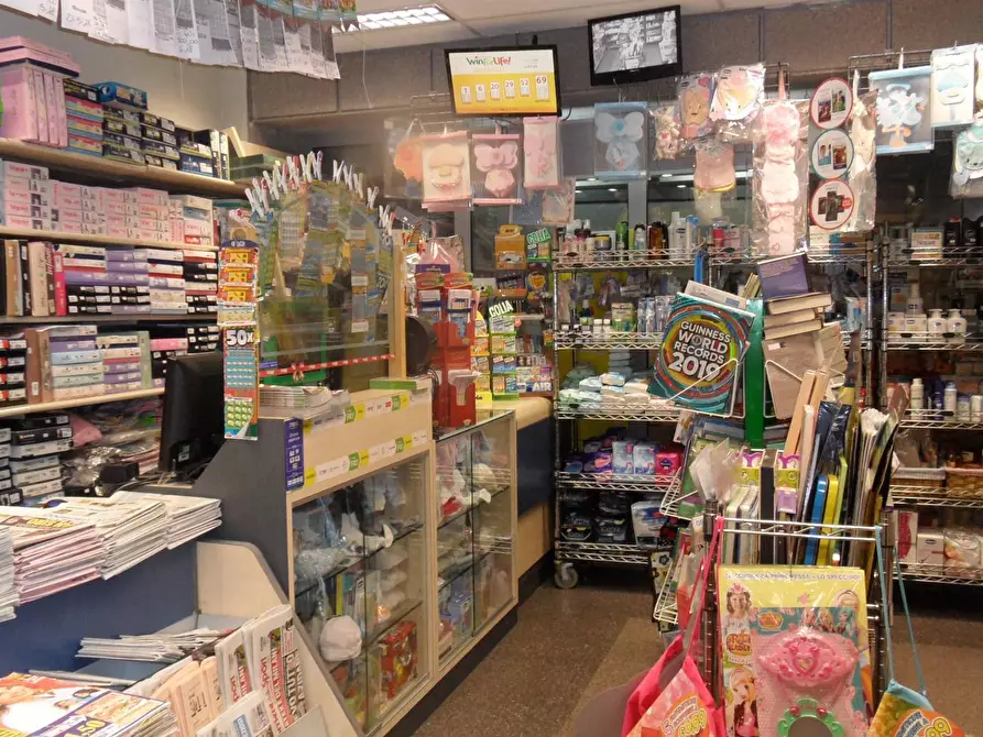 Immagine 3 di Attività commerciale in vendita  in VIA EREMO a Lecco