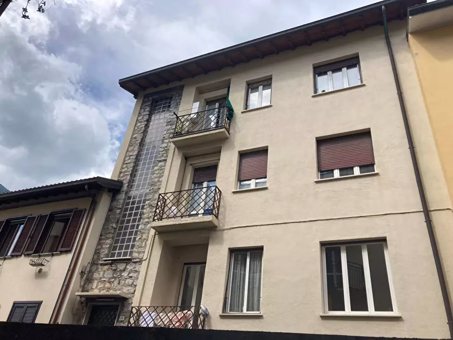 Immagine 1 di Appartamento in vendita  in VIA CALDONE a Lecco