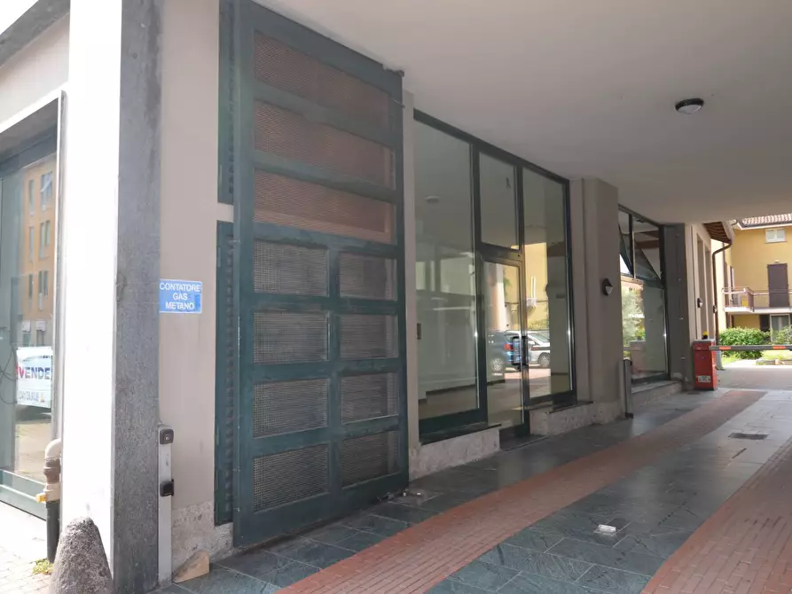 Immagine 7 di Locale commerciale in vendita  in CORSO MARTIRI DELLA LIBERAZIONE a Lecco