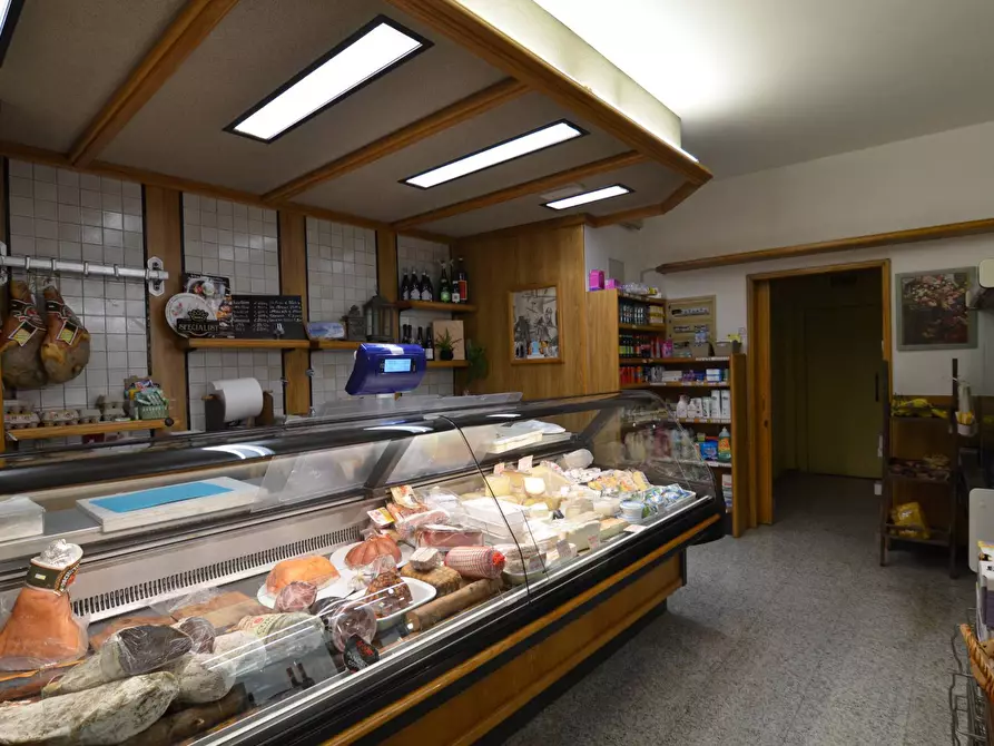 Immagine 5 di Attività commerciale in vendita  in VIA AGUDIO a Malgrate