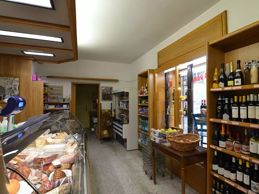 Immagine 6 di Attività commerciale in vendita  in VIA AGUDIO a Malgrate