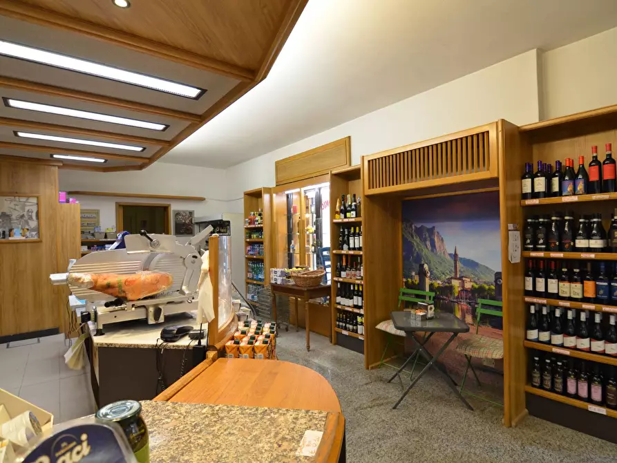 Immagine 7 di Attività commerciale in vendita  in VIA AGUDIO a Malgrate