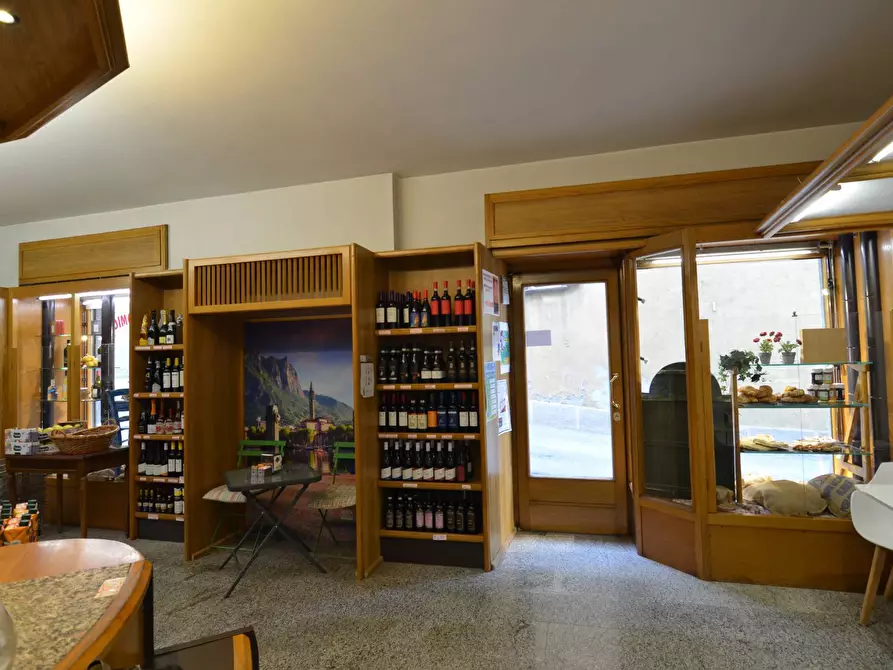 Immagine 8 di Attività commerciale in vendita  in VIA AGUDIO a Malgrate