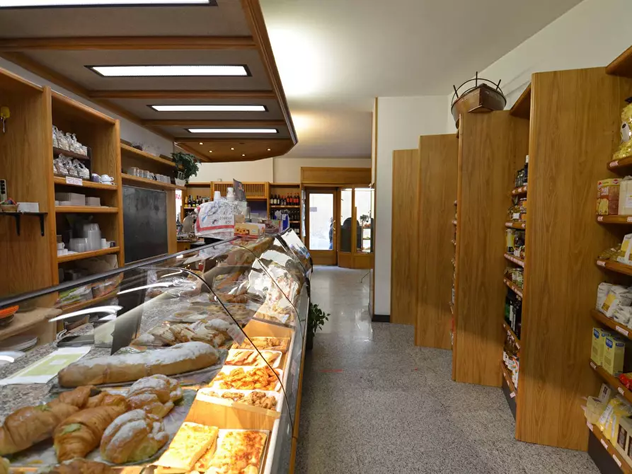 Immagine 17 di Attività commerciale in vendita  in VIA AGUDIO a Malgrate