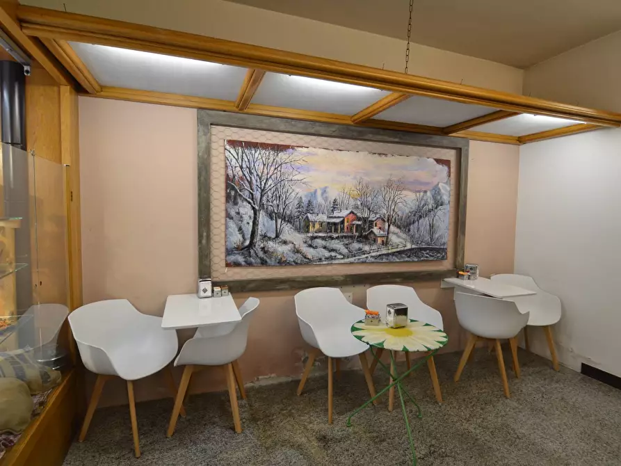 Immagine 10 di Attività commerciale in vendita  in VIA AGUDIO a Malgrate