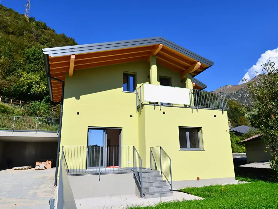 Immagine 20 di Appartamento in vendita  in VIA VALSASSINA a Lecco