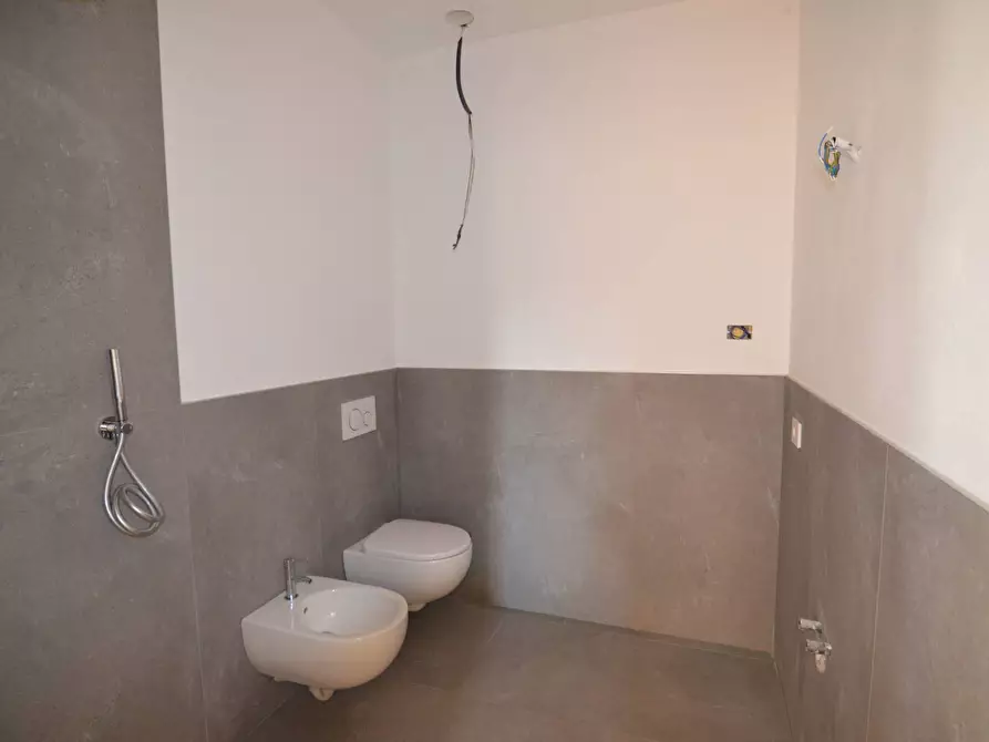 Immagine 10 di Appartamento in vendita  in VIA VALSASSINA a Lecco