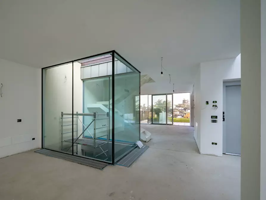 Immagine 11 di Villa in vendita  in viale Penati a Malgrate