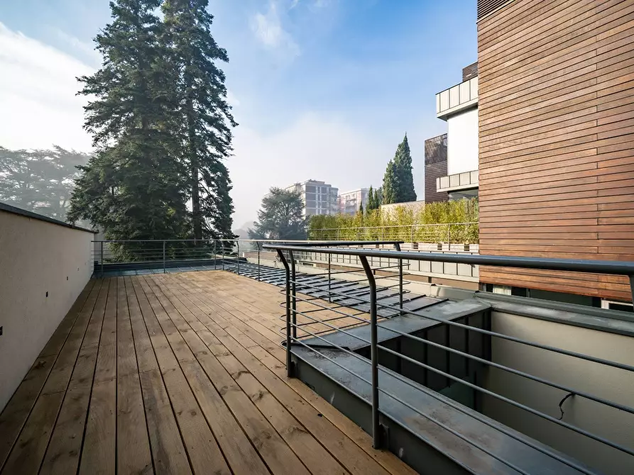 Immagine 16 di Villa in vendita  in viale Penati a Malgrate