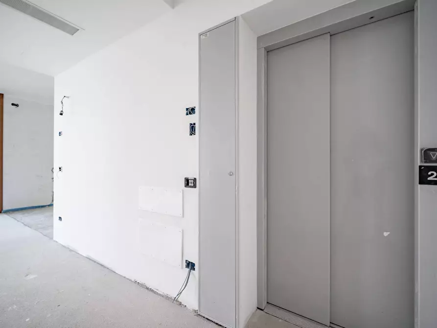 Immagine 21 di Villa in vendita  in viale Penati a Malgrate