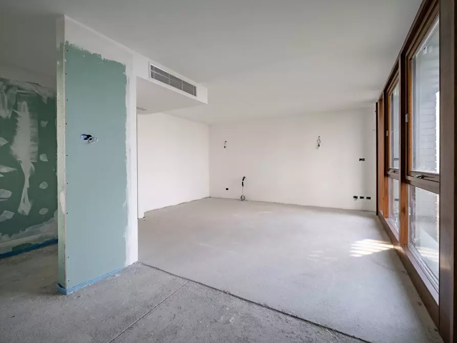 Immagine 25 di Villa in vendita  in viale Penati a Malgrate