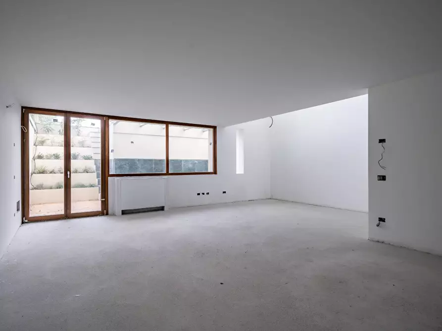 Immagine 28 di Villa in vendita  in viale Penati a Malgrate