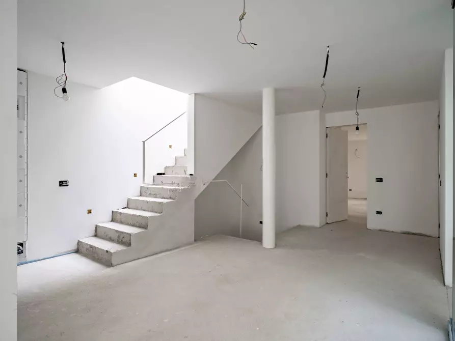 Immagine 29 di Villa in vendita  in viale Penati a Malgrate