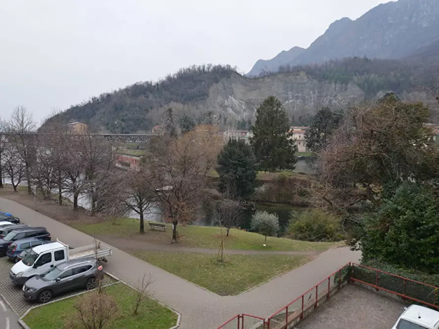 Immagine 17 di Appartamento in vendita  in VIA DELL'ISOLA a Lecco
