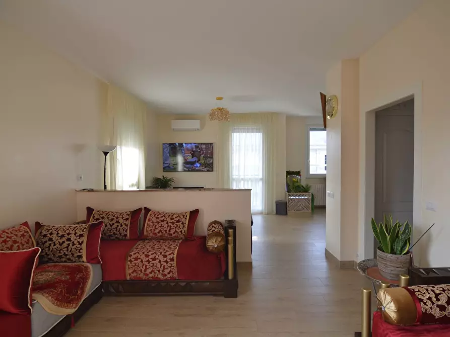 Immagine 6 di Appartamento in vendita  in VIA CAPODISTRIA a Lecco