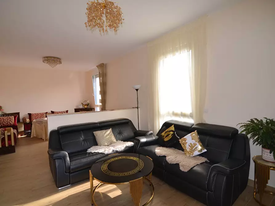 Immagine 11 di Appartamento in vendita  in VIA CAPODISTRIA a Lecco