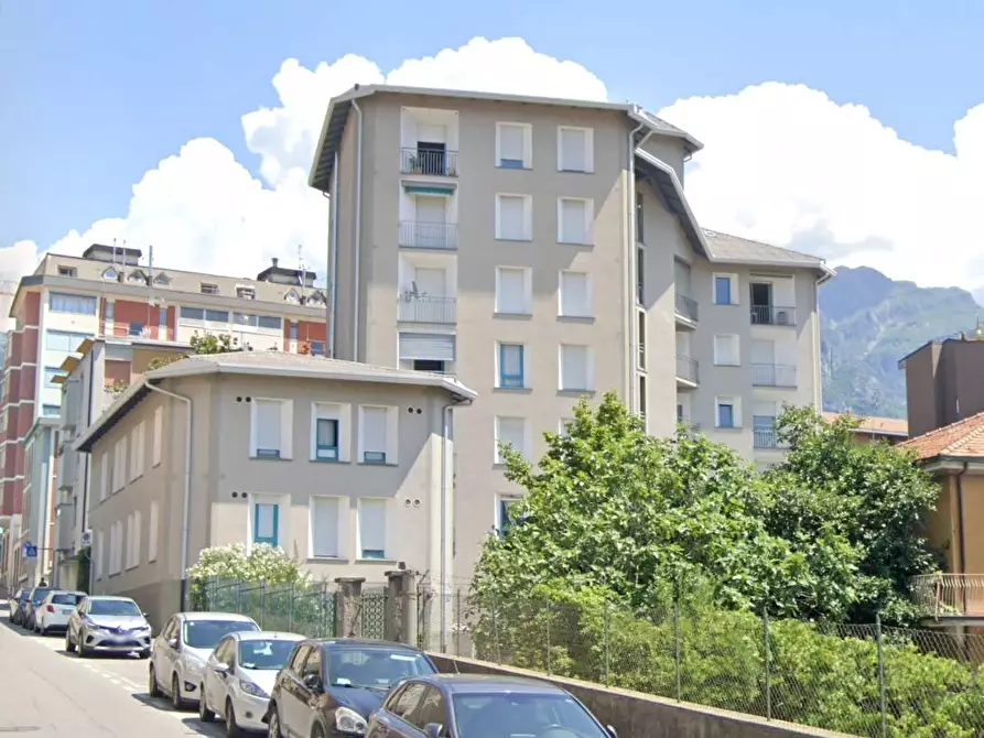 Immagine 1 di Appartamento in vendita  in VIA CAPODISTRIA a Lecco