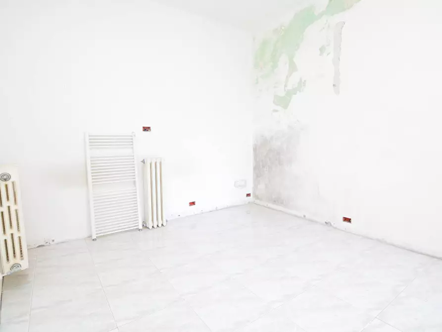 Immagine 15 di Appartamento in vendita  in VIA PERLINO a Colico