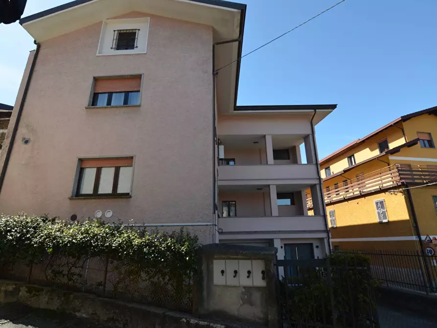 Immagine 18 di Appartamento in vendita  in VIA PERLINO a Colico