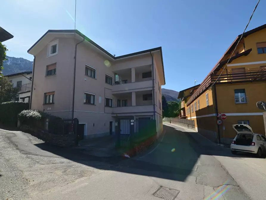 Immagine 20 di Appartamento in vendita  in VIA PERLINO a Colico