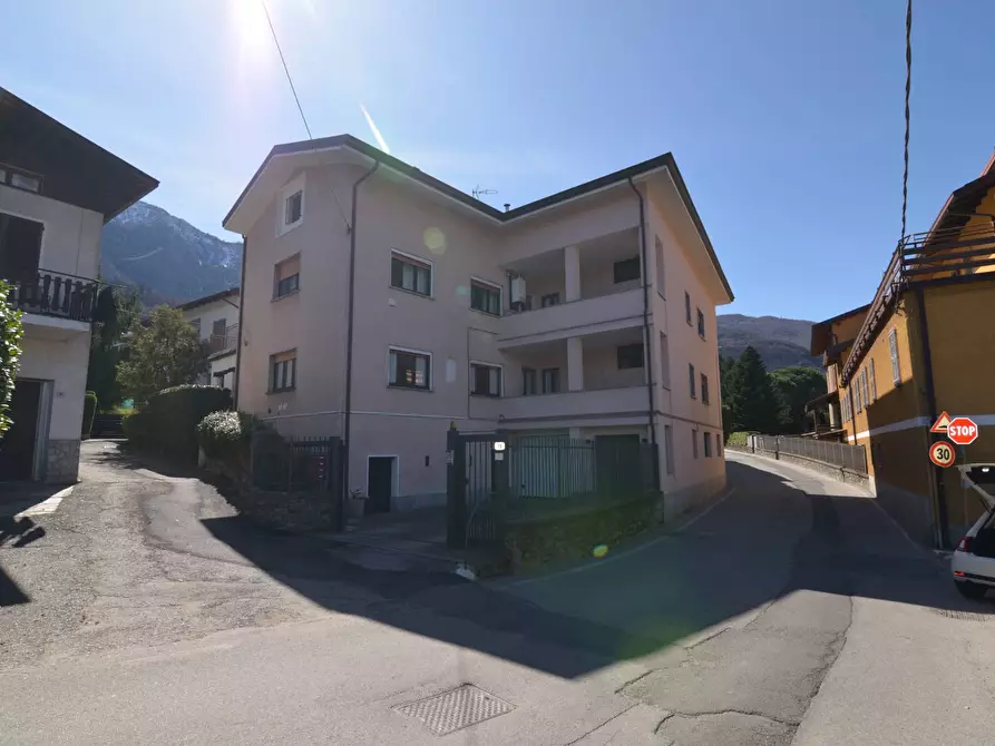 Immagine 21 di Appartamento in vendita  in VIA PERLINO a Colico