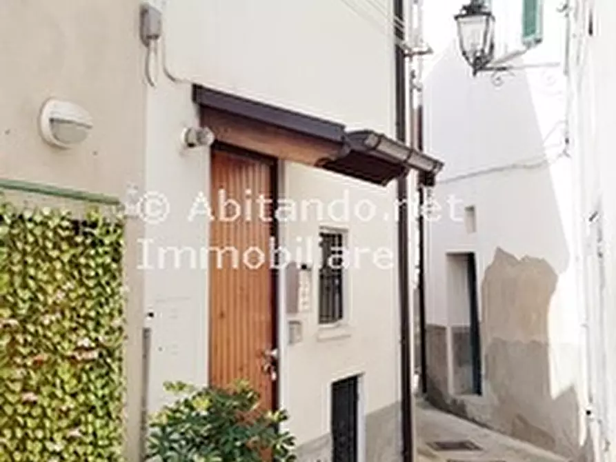 Immagine 2 di Casa indipendente in vendita  in Via Diana a Loreto Aprutino