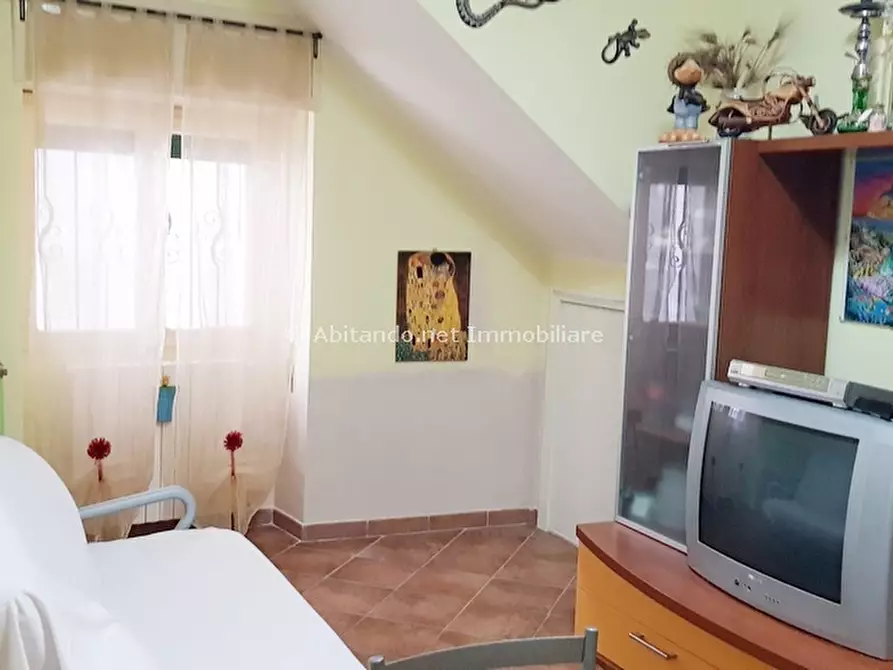 Immagine 9 di Casa indipendente in vendita  in Via Diana a Loreto Aprutino