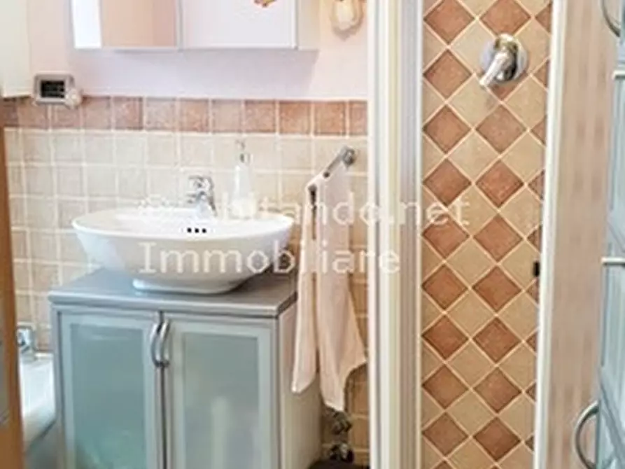 Immagine 18 di Casa indipendente in vendita  in Via Diana a Loreto Aprutino