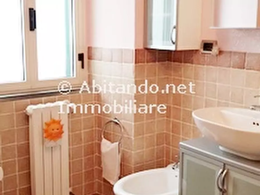 Immagine 19 di Casa indipendente in vendita  in Via Diana a Loreto Aprutino