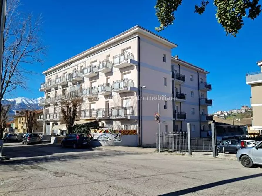 Immagine 1 di Appartamento in vendita  in Via C. De Caesaris a Penne