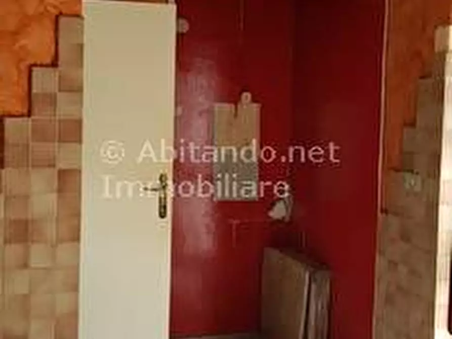 Immagine 8 di Locale commerciale in affitto  in Via Santo Spirito a Penne