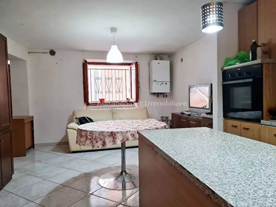 Immagine 3 di Casa indipendente in vendita  in Via Risorgimento a Loreto Aprutino