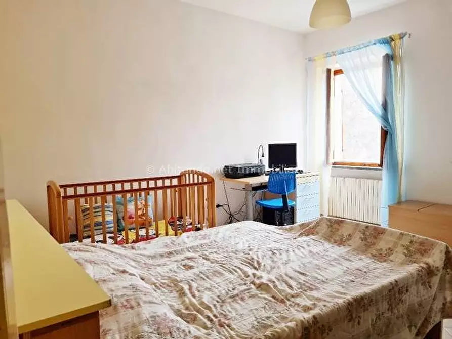 Immagine 10 di Casa indipendente in vendita  in Via Risorgimento a Loreto Aprutino