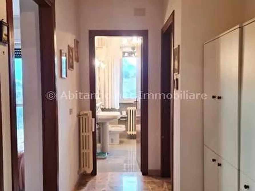 Immagine 12 di Appartamento in vendita  in Via dei Mulinari a Penne