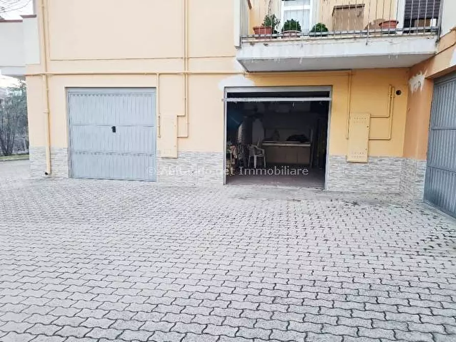 Immagine 27 di Appartamento in vendita  in Via dei Mulinari a Penne