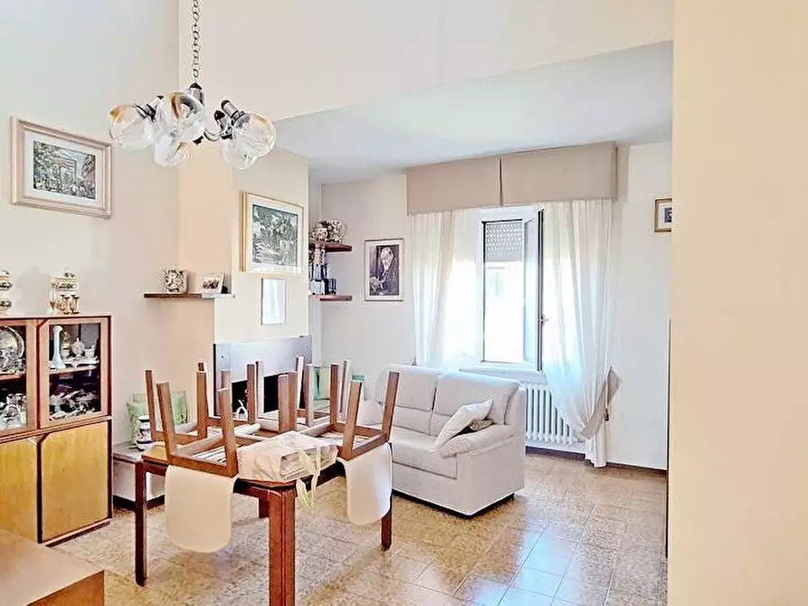 Immagine 9 di Villa in vendita  a Penne