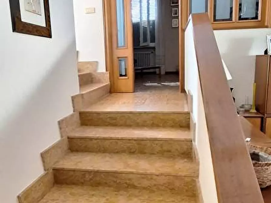 Immagine 11 di Villa in vendita  a Penne