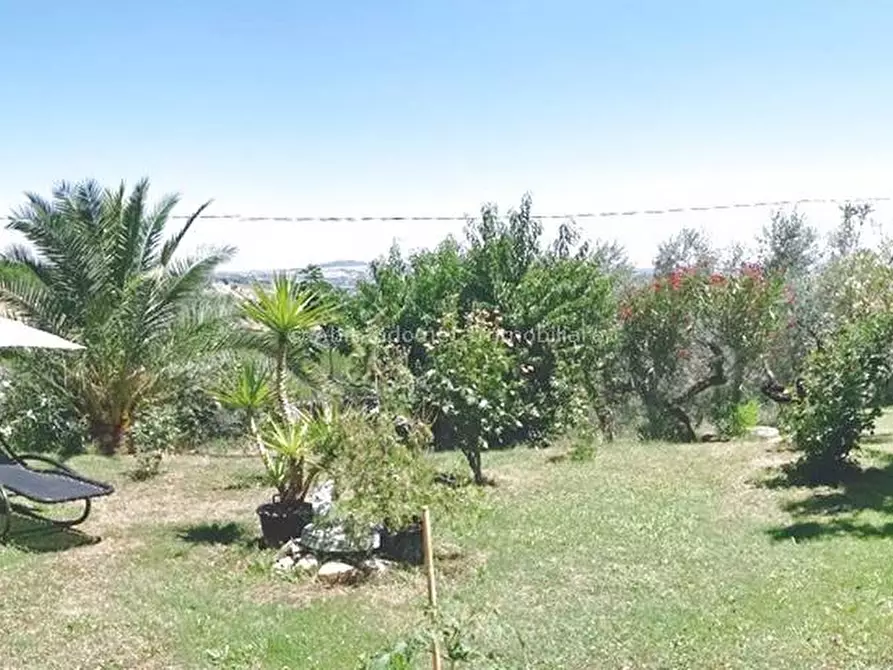 Immagine 21 di Villa in vendita  a Penne