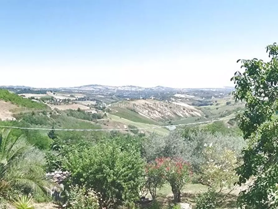 Immagine 22 di Villa in vendita  a Penne