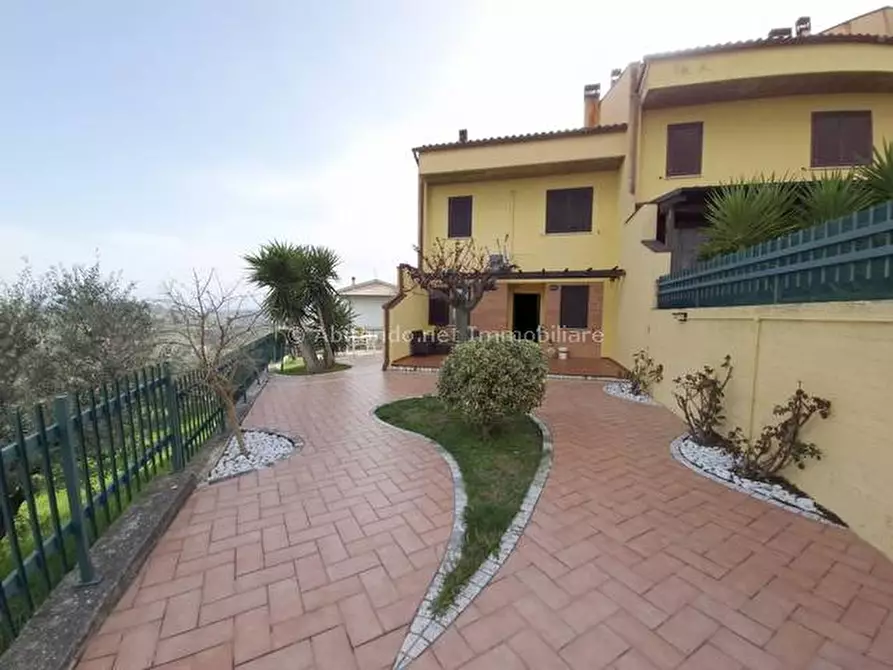 Immagine 1 di Villetta a schiera in vendita  in Contrada Conaciappetta a Penne